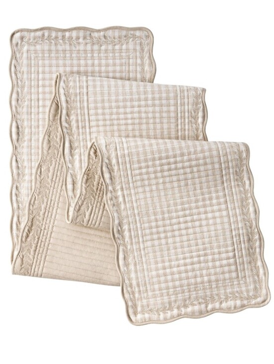 The Pioneer Woman Other - ❤️ New Pioneer Woman Mini Beige Gingham Table Runner with Scalloped Edge